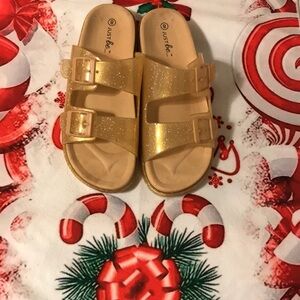 Sparkly sandals 🩴🤩